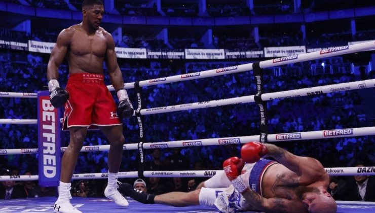 Anthony Joshua 2,5 yıl sonra nakavtla kazandı