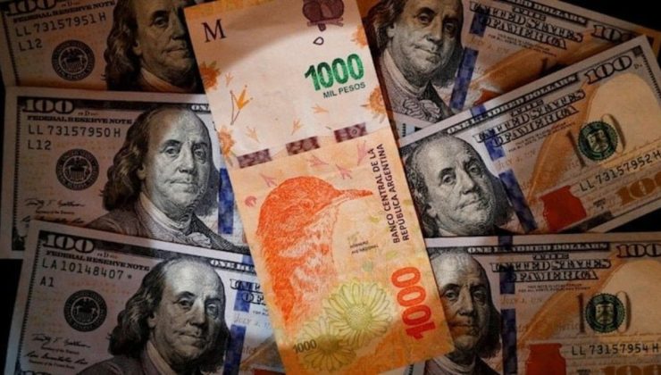 Arjantin’de sürpriz seçim sonucu piyasaları sarstı: Peso yine devalüe edildi
