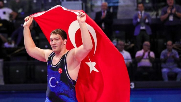 Cemal Yusuf Bakır, 110 kiloda dünya şampiyonu oldu
