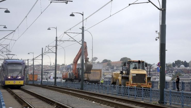 Galata Köprüsü’ndeki bakım trafik yoğunluğunu artırdı