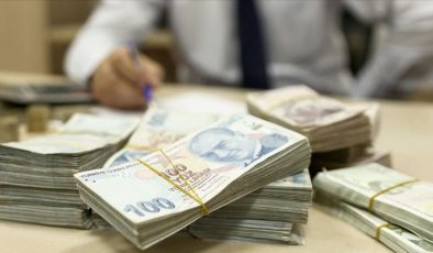 Hazine bugün 61,9 milyar lira borçlandı