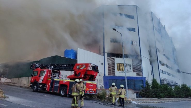 İstanbul’da sanayi bölgesinde fabrika yangını