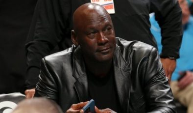 Michael Jordan, Charlotte Hornets hisselerini devredecek