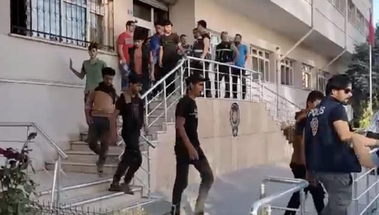 Minibüste saklanan mülteciler böyle yakalandı