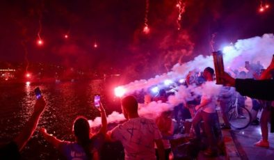 Trabzonspor’un 56. kuruluş yıl dönümü İstanbul’da meşalelerle kutlandı