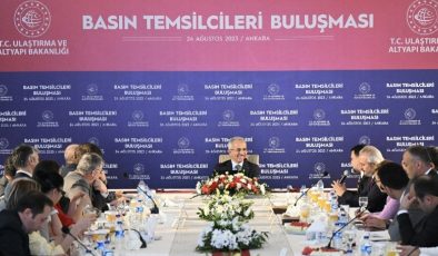 Ulaştırma Bakanı: Ankara İstanbul arası 80 dakikaya düşecek