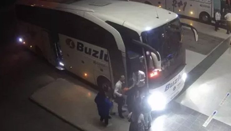 Yolcu otobüsü çalışanları ile yolcular arasındaki kavga kamerada