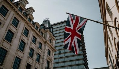 Birleşik Krallık ekonomisi temmuzda beklenenden fazla daraldı