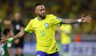 Neymar, Pele’yi geride bırakarak Brezilya’nın en golcü futbolcusu oldu
