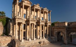 Kültür ve Turizm Bakanı Mehmet Nuri Ersoy, ‘Geleceğe Miras Sonsuz Efes’ projesini tanıttı