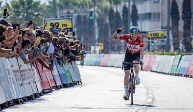 Tour of Türkiye’nin Selçuk-Manisa-İzmir etabında kazanan Jay Vine