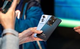 OPPO'nun yeni modeli Reno11 F 5G, Roberto Carlos'un katıldığı renkli etkinlikle tanıtıldı